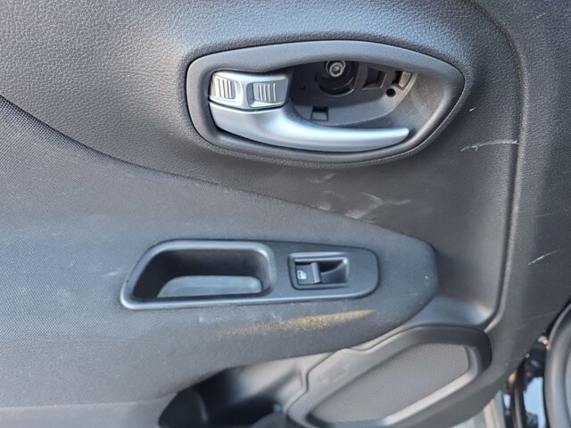 2019 Jeep Renegade in Marysville, OH 43040 - 18127802 86