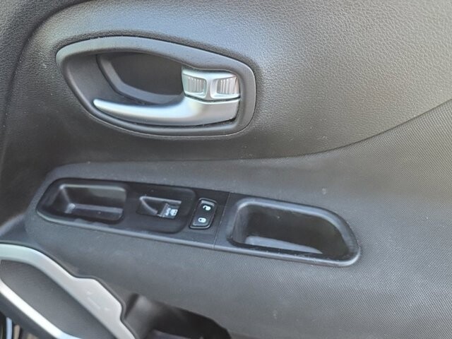 2019 Jeep Renegade in Marysville, OH 43040 - 18127802 94