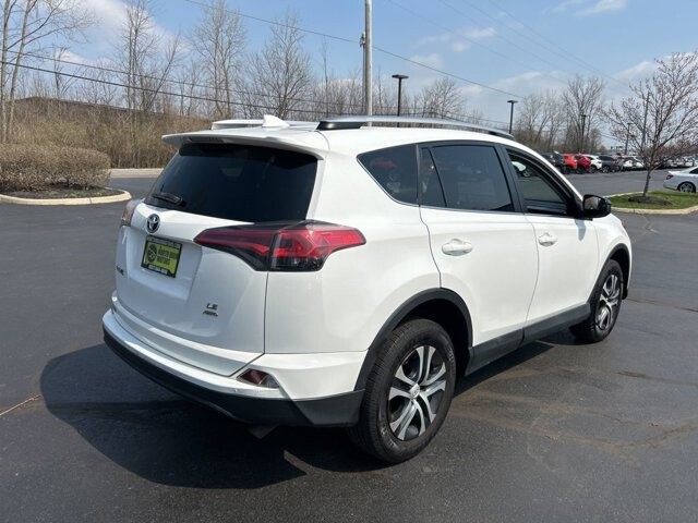 2017 Toyota RAV4 in Marysville, OH 43040 - 18127803 9