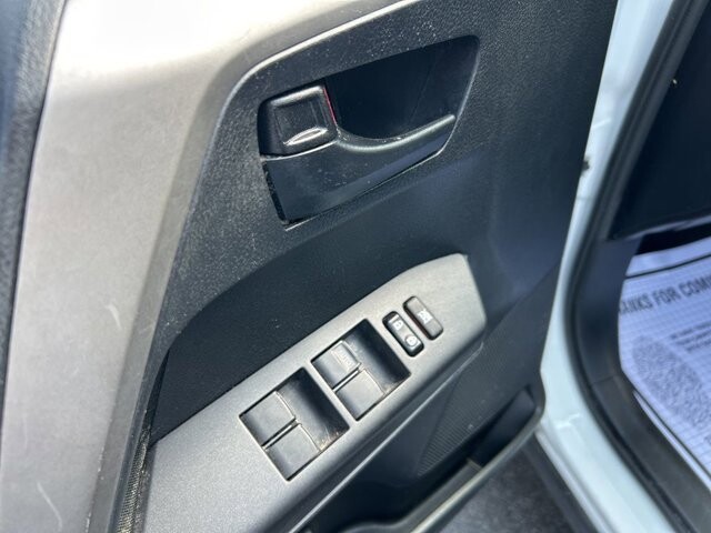 2017 Toyota RAV4 in Marysville, OH 43040 - 18127803 12