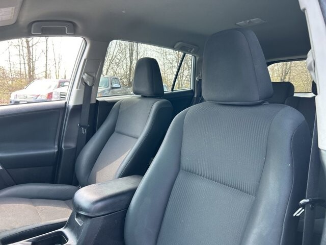 2017 Toyota RAV4 in Marysville, OH 43040 - 18127803 14