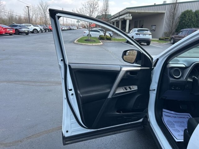 2017 Toyota RAV4 in Marysville, OH 43040 - 18127803 11