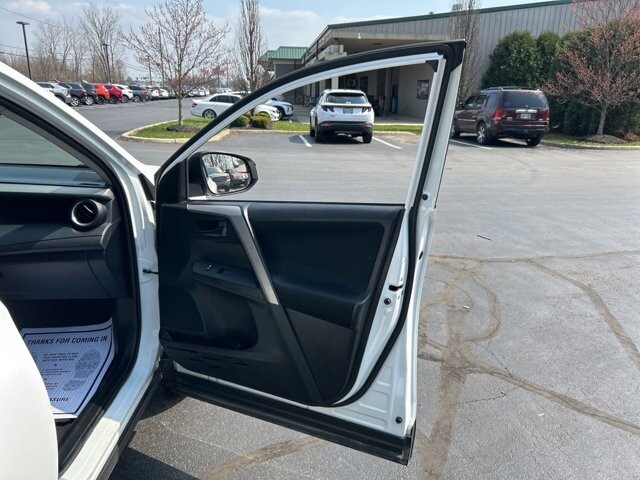 2017 Toyota RAV4 in Marysville, OH 43040 - 18127803 36