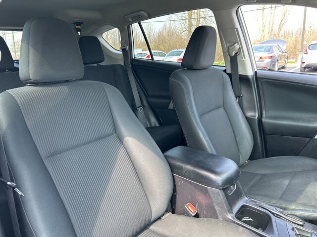 2017 Toyota RAV4 in Marysville, OH 43040 - 18127803 39