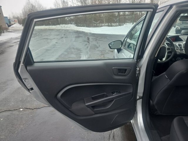 2013 Ford Fiesta in Marysville, OH 43040 - 18127806 23
