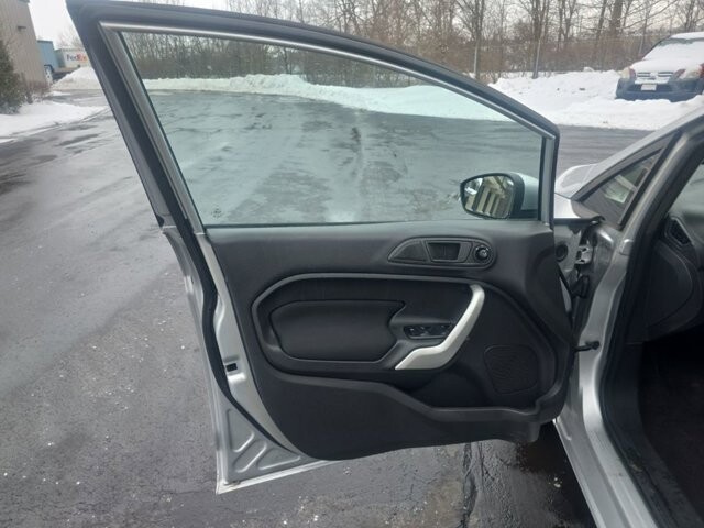 2013 Ford Fiesta in Marysville, OH 43040 - 18127806 11