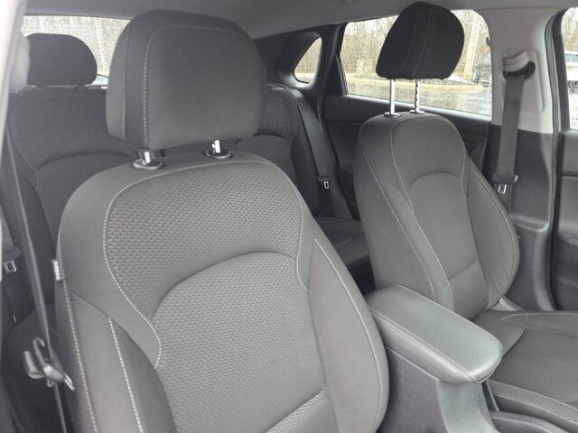 2020 Hyundai Elantra in Marysville, OH 43040 - 18127809 40