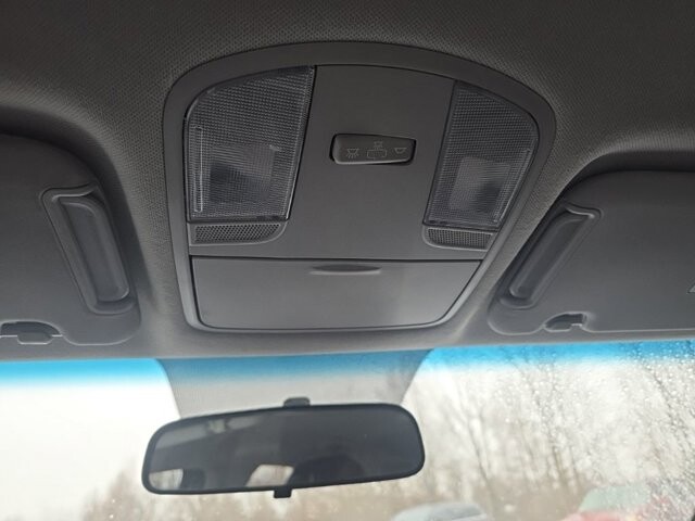 2020 Hyundai Elantra in Marysville, OH 43040 - 18127809 21