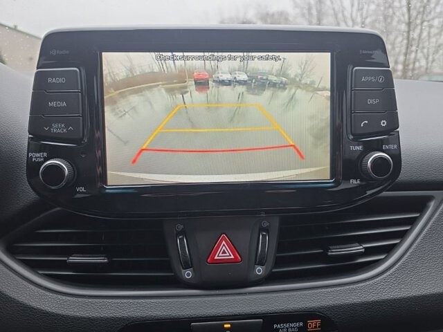 2020 Hyundai Elantra in Marysville, OH 43040 - 18127809 23