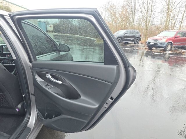 2020 Hyundai Elantra in Marysville, OH 43040 - 18127809 34