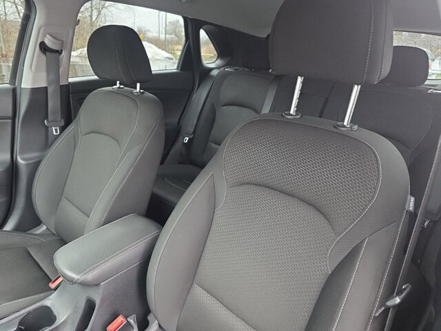 2020 Hyundai Elantra in Marysville, OH 43040 - 18127809 15