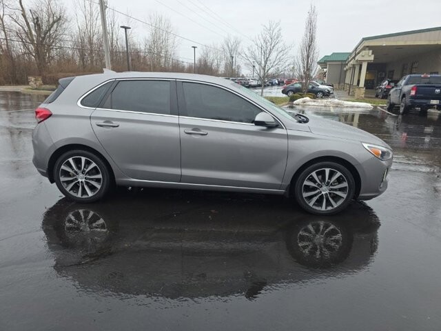 2020 Hyundai Elantra in Marysville, OH 43040 - 18127809 9