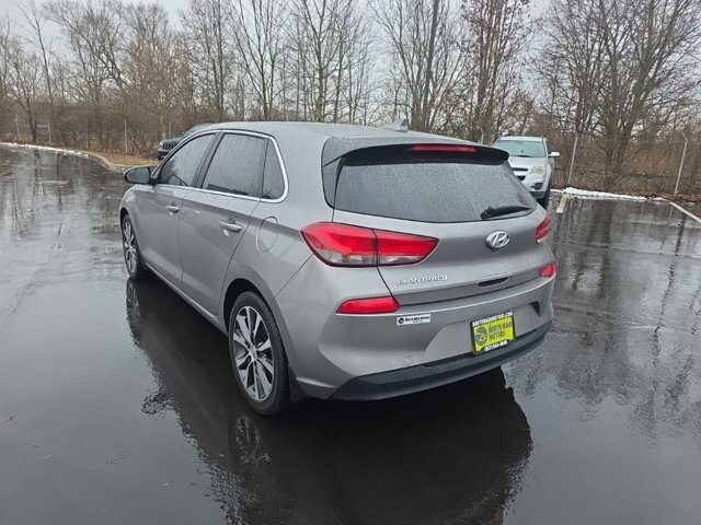 2020 Hyundai Elantra in Marysville, OH 43040 - 18127809 5