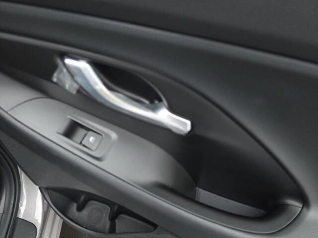 2020 Hyundai Elantra in Marysville, OH 43040 - 18127809 35