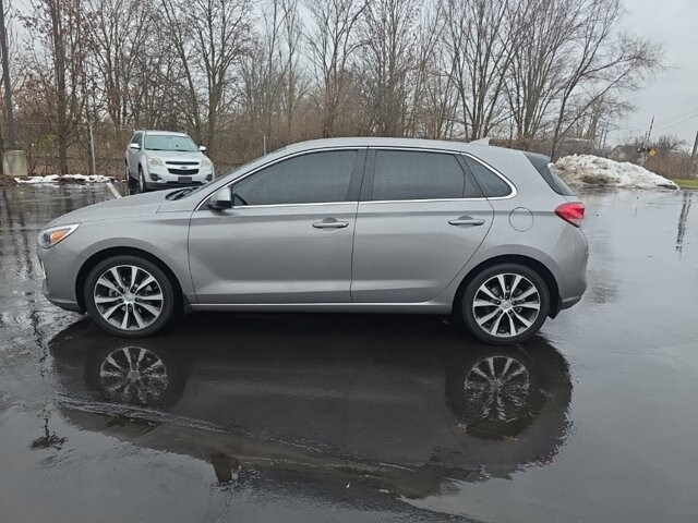 2020 Hyundai Elantra in Marysville, OH 43040 - 18127809 4