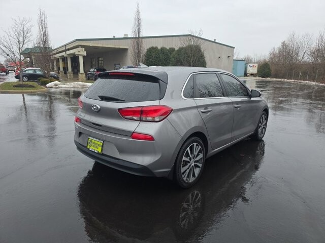 2020 Hyundai Elantra in Marysville, OH 43040 - 18127809 8