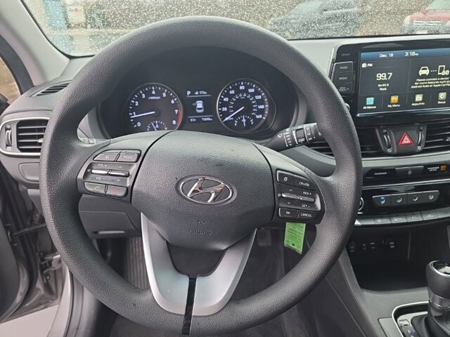 2020 Hyundai Elantra in Marysville, OH 43040 - 18127809 17