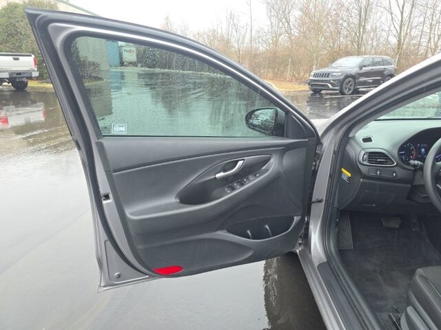 2020 Hyundai Elantra in Marysville, OH 43040 - 18127809 12