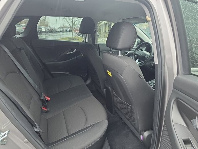 2020 Hyundai Elantra in Marysville, OH 43040 - 18127809 36