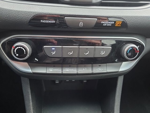 2020 Hyundai Elantra in Marysville, OH 43040 - 18127809 24