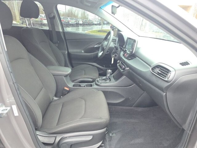 2020 Hyundai Elantra in Marysville, OH 43040 - 18127809 39