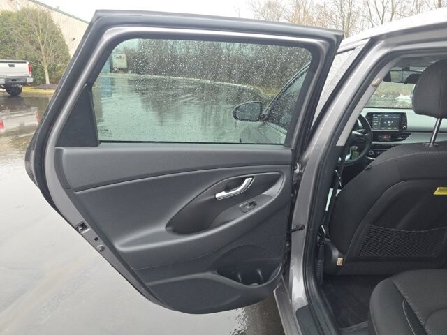 2020 Hyundai Elantra in Marysville, OH 43040 - 18127809 29