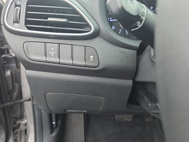 2020 Hyundai Elantra in Marysville, OH 43040 - 18127809 16