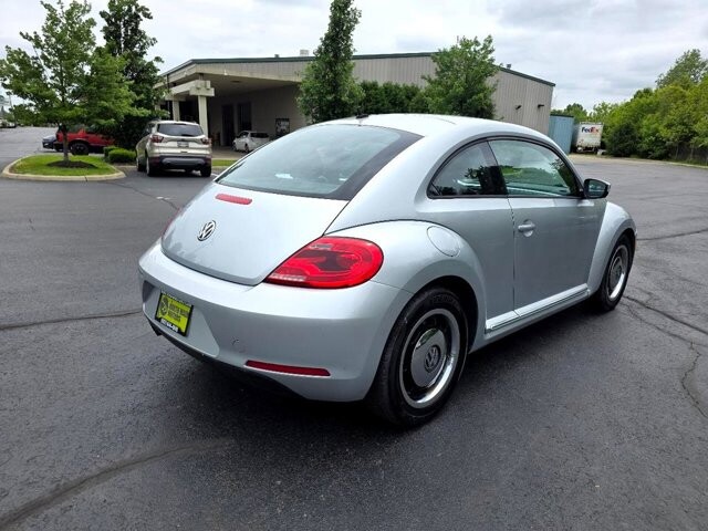 2013 Volkswagen Beetle in Marysville, OH 43040 - 18127810 7