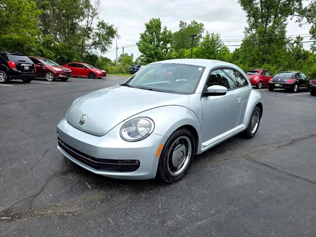 2013 Volkswagen Beetle in Marysville, OH 43040 - 18127810 3