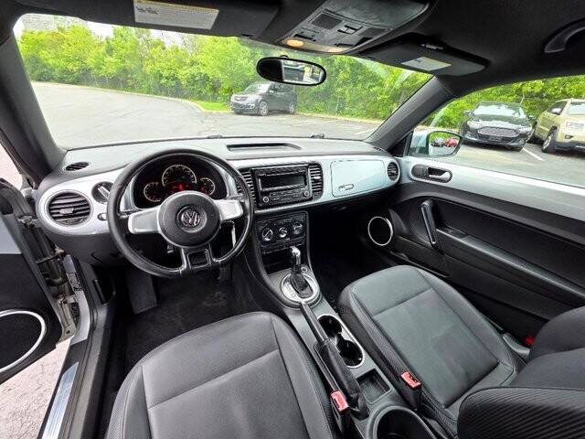 2013 Volkswagen Beetle in Marysville, OH 43040 - 18127810 24