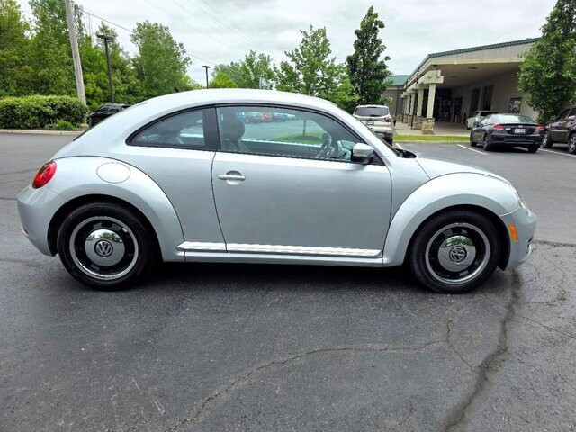 2013 Volkswagen Beetle in Marysville, OH 43040 - 18127810 8