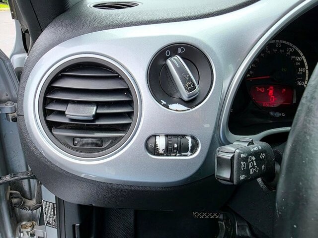 2013 Volkswagen Beetle in Marysville, OH 43040 - 18127810 15