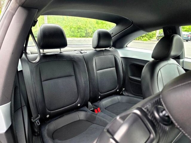 2013 Volkswagen Beetle in Marysville, OH 43040 - 18127810 31