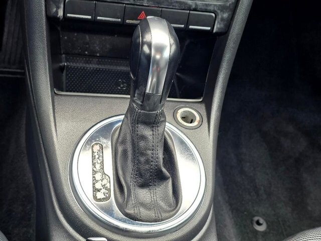 2013 Volkswagen Beetle in Marysville, OH 43040 - 18127810 22