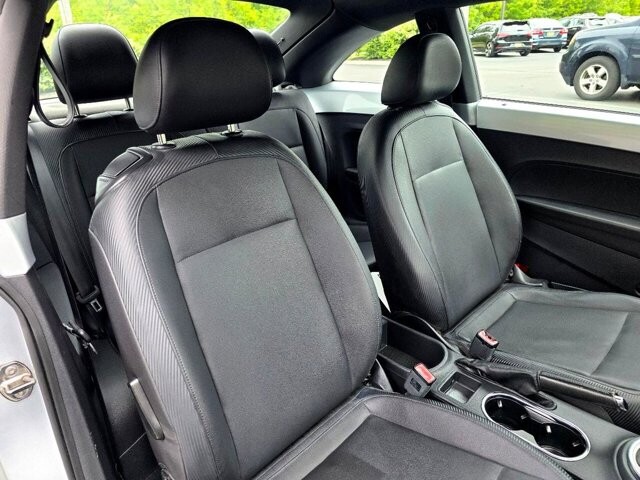 2013 Volkswagen Beetle in Marysville, OH 43040 - 18127810 33