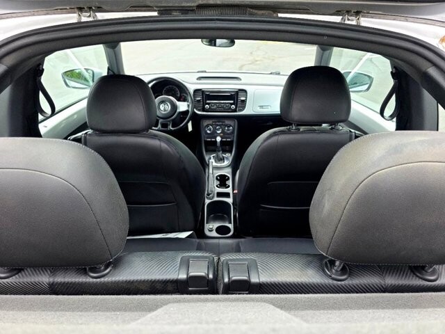 2013 Volkswagen Beetle in Marysville, OH 43040 - 18127810 28
