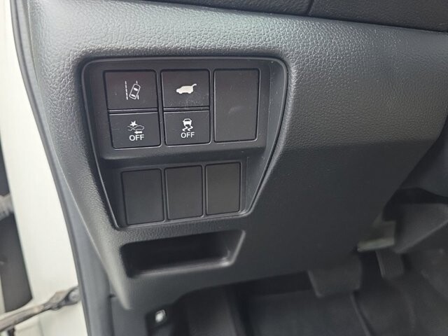 2017 Honda CR-V in Marysville, OH 43040 - 18127812 17