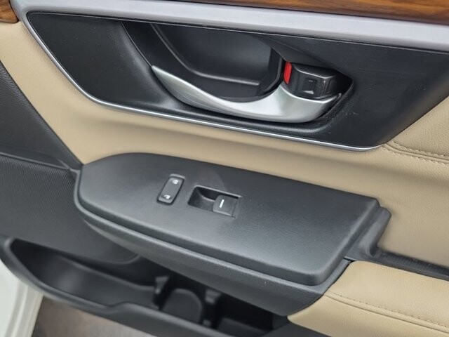 2017 Honda CR-V in Marysville, OH 43040 - 18127812 39