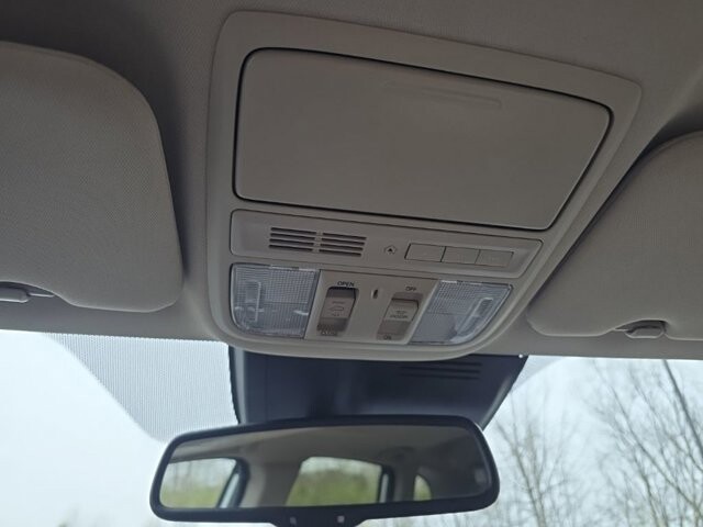 2017 Honda CR-V in Marysville, OH 43040 - 18127812 23