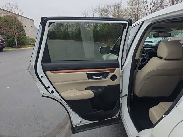 2017 Honda CR-V in Marysville, OH 43040 - 18127812 28