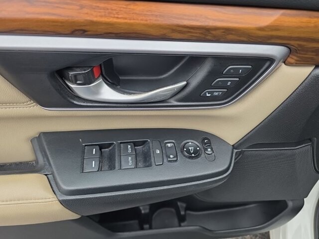 2017 Honda CR-V in Marysville, OH 43040 - 18127812 13