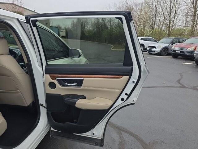 2017 Honda CR-V in Marysville, OH 43040 - 18127812 34