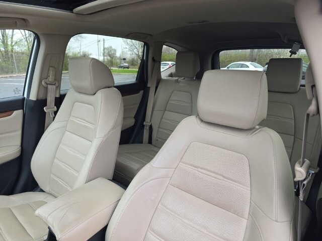 2017 Honda CR-V in Marysville, OH 43040 - 18127812 15