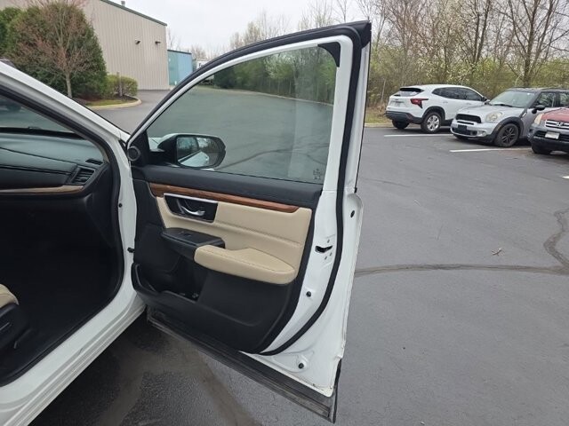 2017 Honda CR-V in Marysville, OH 43040 - 18127812 38