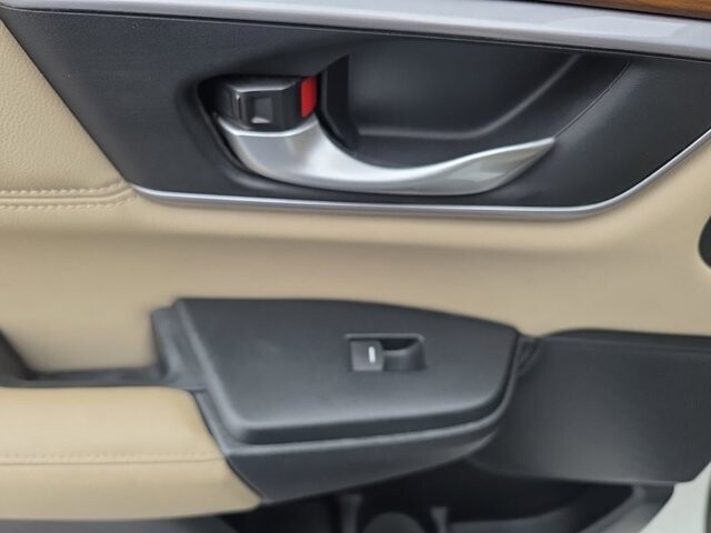 2017 Honda CR-V in Marysville, OH 43040 - 18127812 29