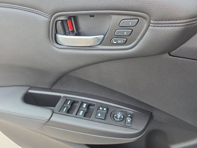 2017 Acura RDX in Marysville, OH 43040 - 18127814 13