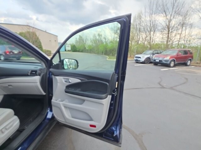 2016 Honda Pilot in Marysville, OH 43040 - 18127816 45