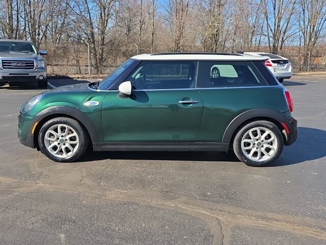 2016 MINI Cooper in Marysville, OH 43040 - 18127820 4