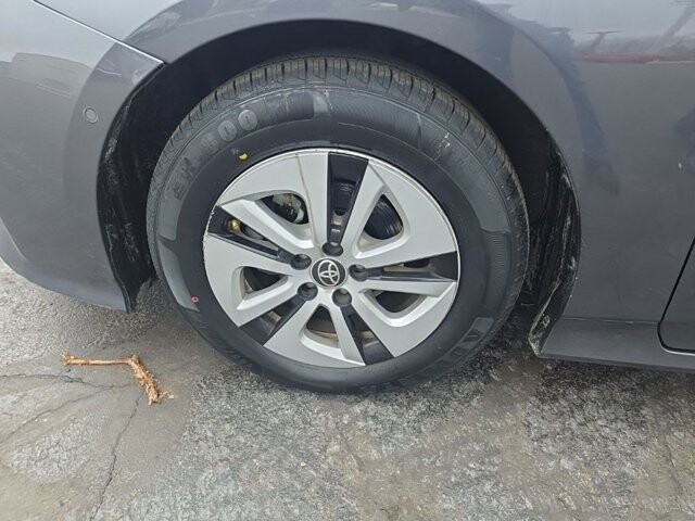 2017 Toyota Prius in Marysville, OH 43040 - 18127821 11