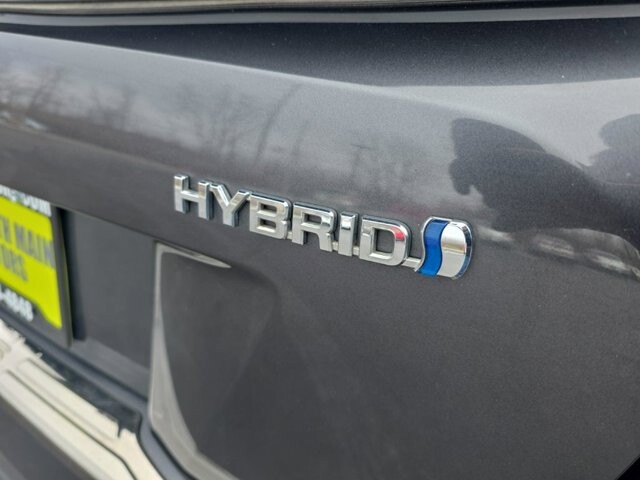 2017 Toyota Prius in Marysville, OH 43040 - 18127821 8